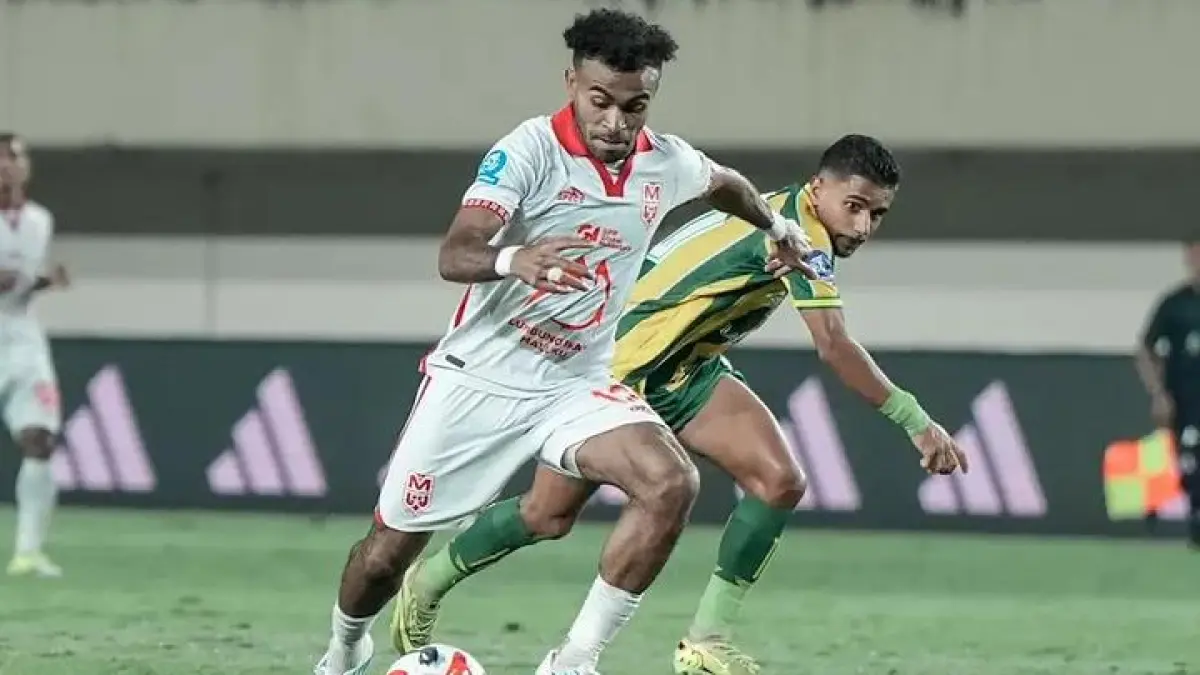 Malut United berpesta tujuh gol tanpa balas saat menghadapi PSBS Biak di pekan ke-30 BRI Super League 2025/2026. Kemenangan 7-0 ini sekaligus mengangkat Laskar Kie Raha ke peringkat empat klasemen. (Instagram @malutunitedfc)