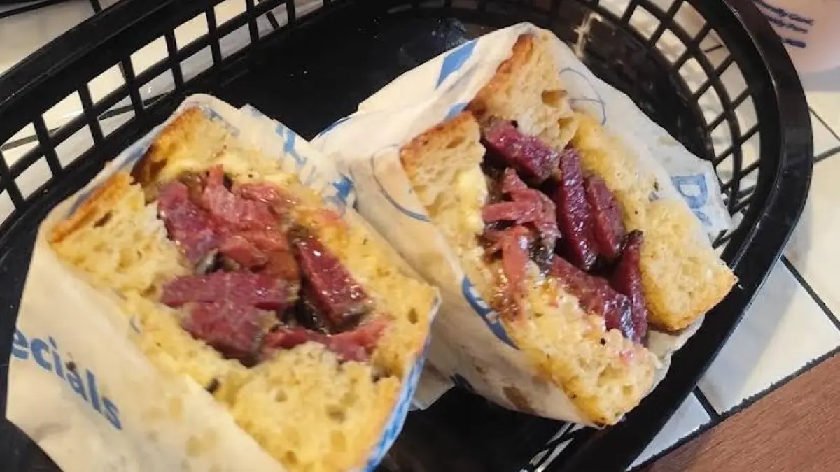 Pastrami sandwich pertama di Kota Malang. (Rafi Maharani / Google Maps)