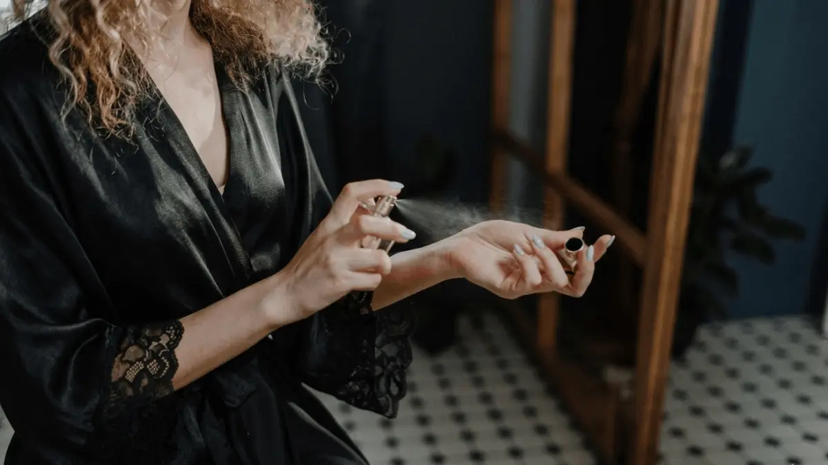 Jangan Salah Pilih! Ini Jenis-Jenis Parfum Selain Eau de Toilette & Eau de Parfum (Source: Pexels/@cottonbro studio)