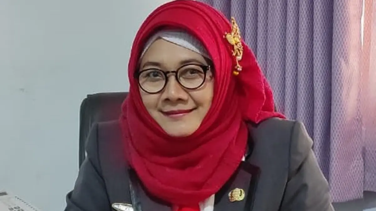 Kepala SMPN 4 Kota Malang Dr. Pancayani Dinihari, M.Pd