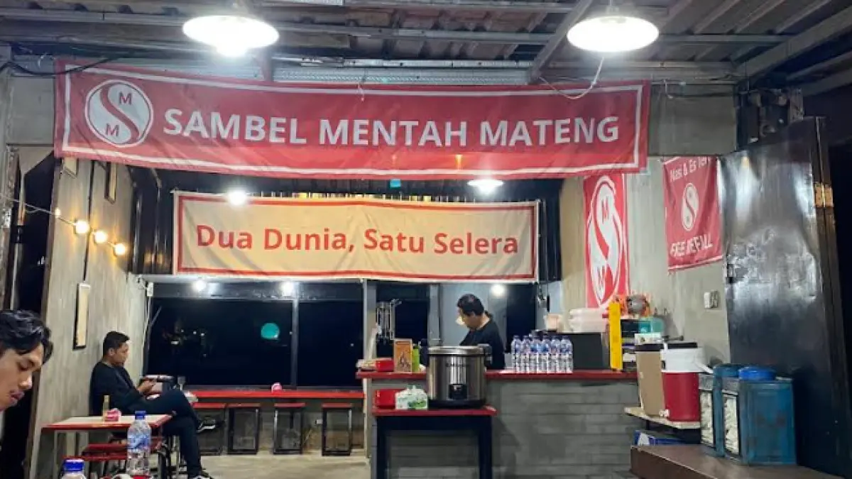 Lalapan murah dengan porsi mengenyangkan. (Connie Lim / Google Maps)