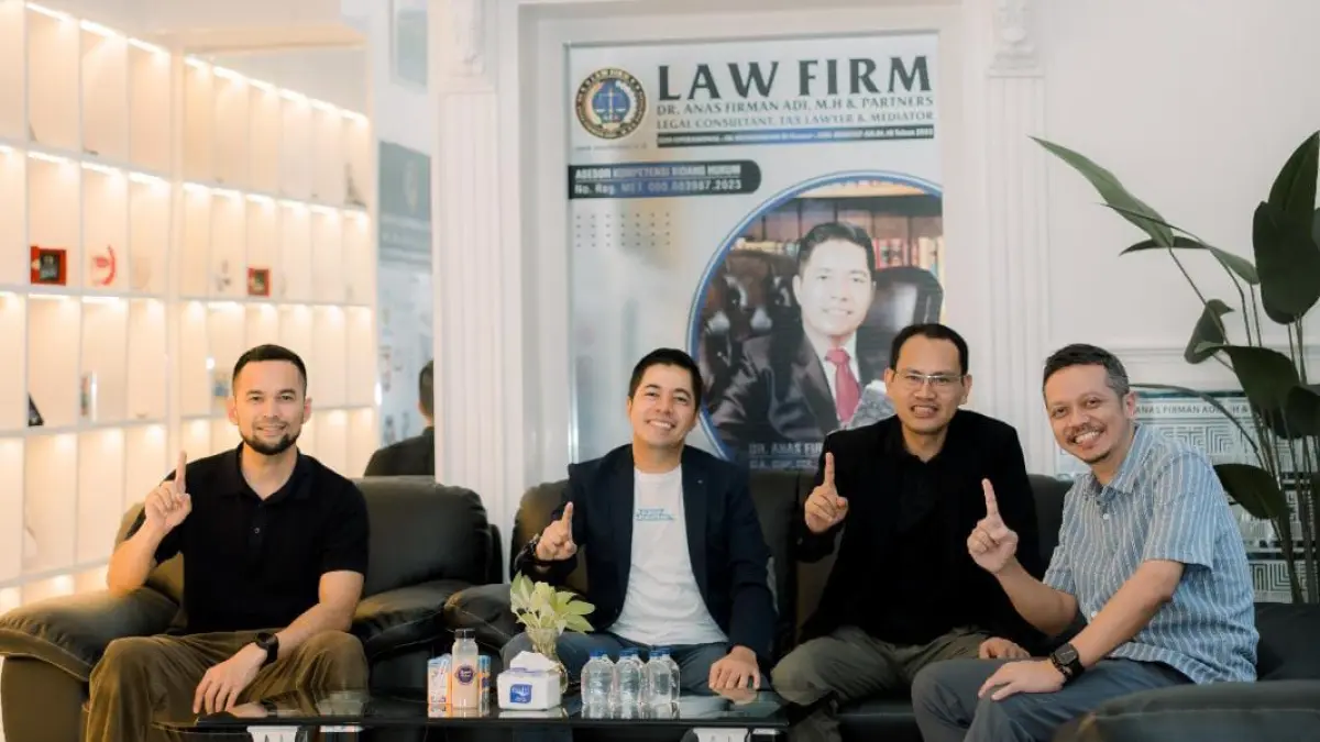 SINERGI: Kerja sama Teuku Wisnu dan Law Firm Dr. Anas Firman Adi, S.H., M.H. & Partners selaku Corporate Lawyer Malang Strudel Group.