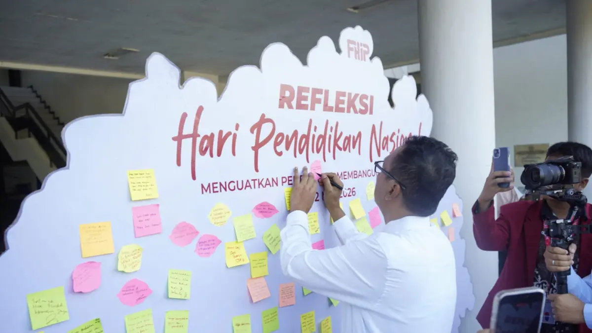 REFLEKSI: Rektor UMM Prof. Dr. Nazaruddin Malik, M.Si. menulis pesan tentang pendidikan.