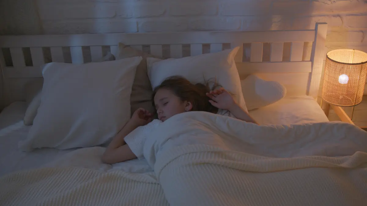 Siswa dengan jam tidur kurang cenderung memiliki nilai akademik yang lebih rendah dan lebih mudah merasa lelah saat belajar. (Foto: Pexels)