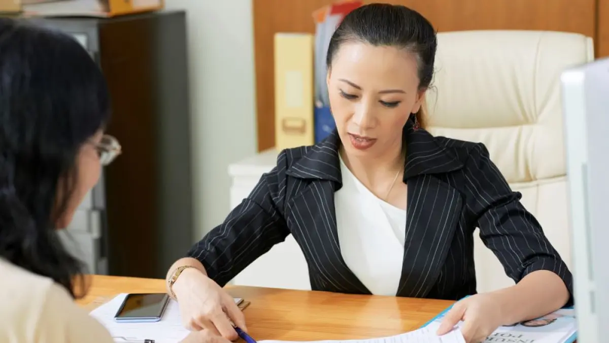 Illustrasi seseorang mencari tenaga kerja melalui pihak ketiga yang menyediakan jasa kerja atau yang sering disebut sebagai lembaga outsourcing. (Freepik)