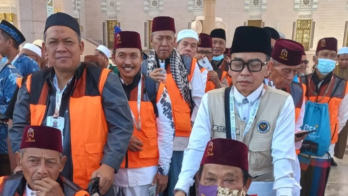 JAGA KONDISI: Jamaah haji asal Malang saat di Tanah Suci.