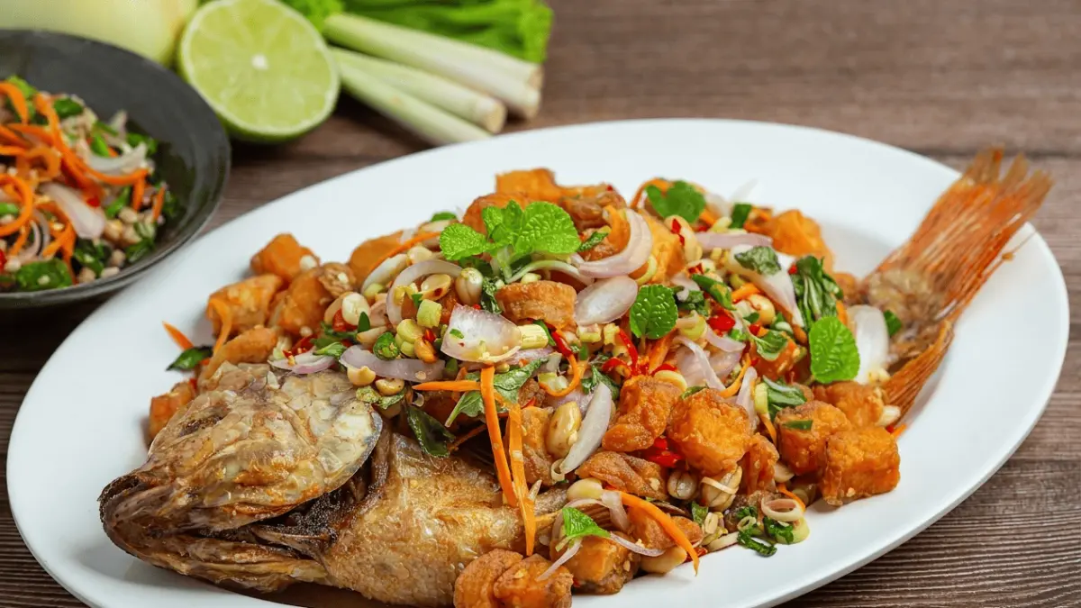 Sajian ikan goreng yang mengunggah selera. (Freepik)
