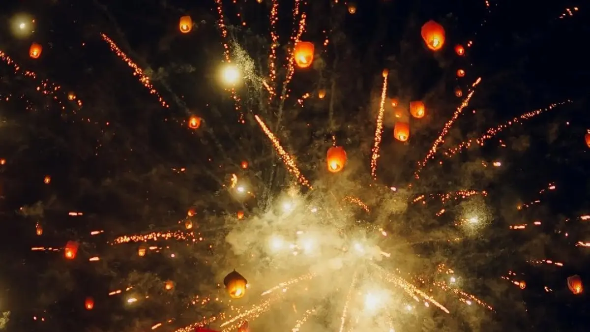Festival lampion terbesar se-Malang Raya hadir kembali di bulan Juli. (Instagram @dworowatilanternfest)