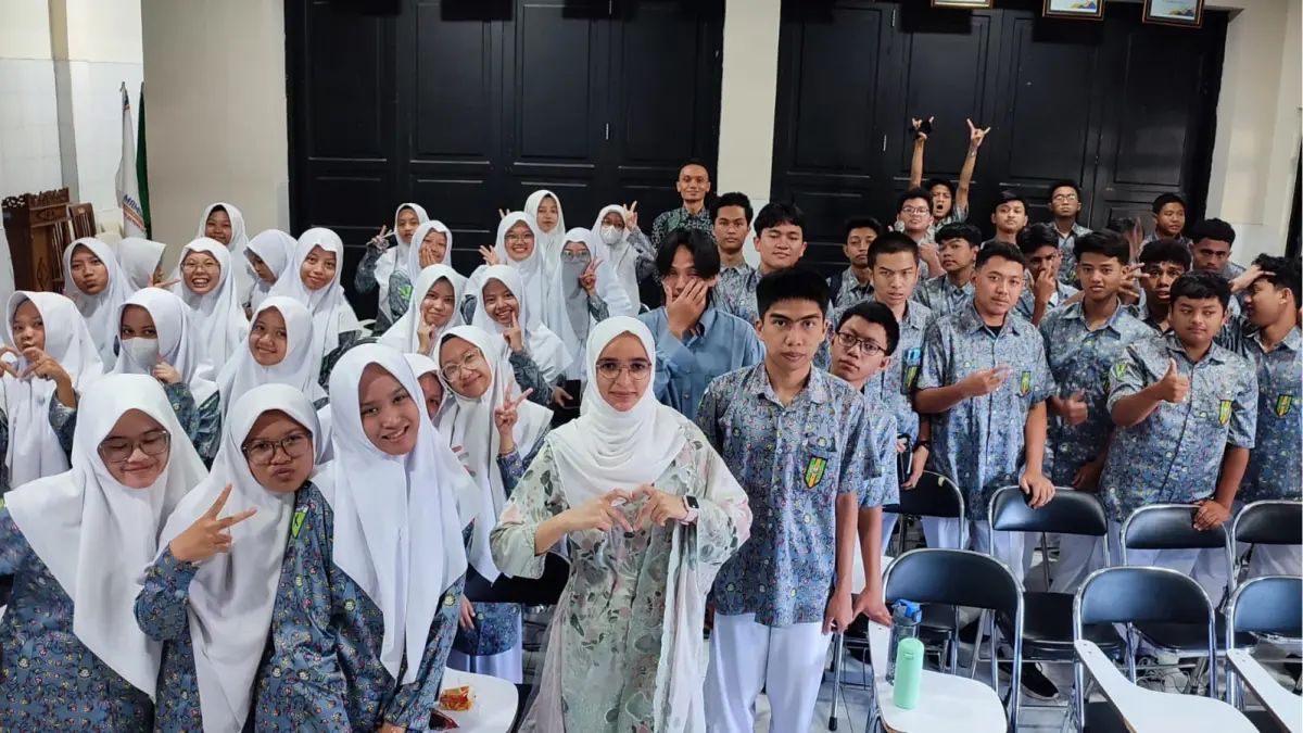 INTERAKTIF: Para siswa MA Muhammadiyah 1 Kota Malang bersemangat mengikuti InspiringTalk yang menghadirkan narasumber dari India, Rabia Rasheed, BSc, beberapa waktu lalu.