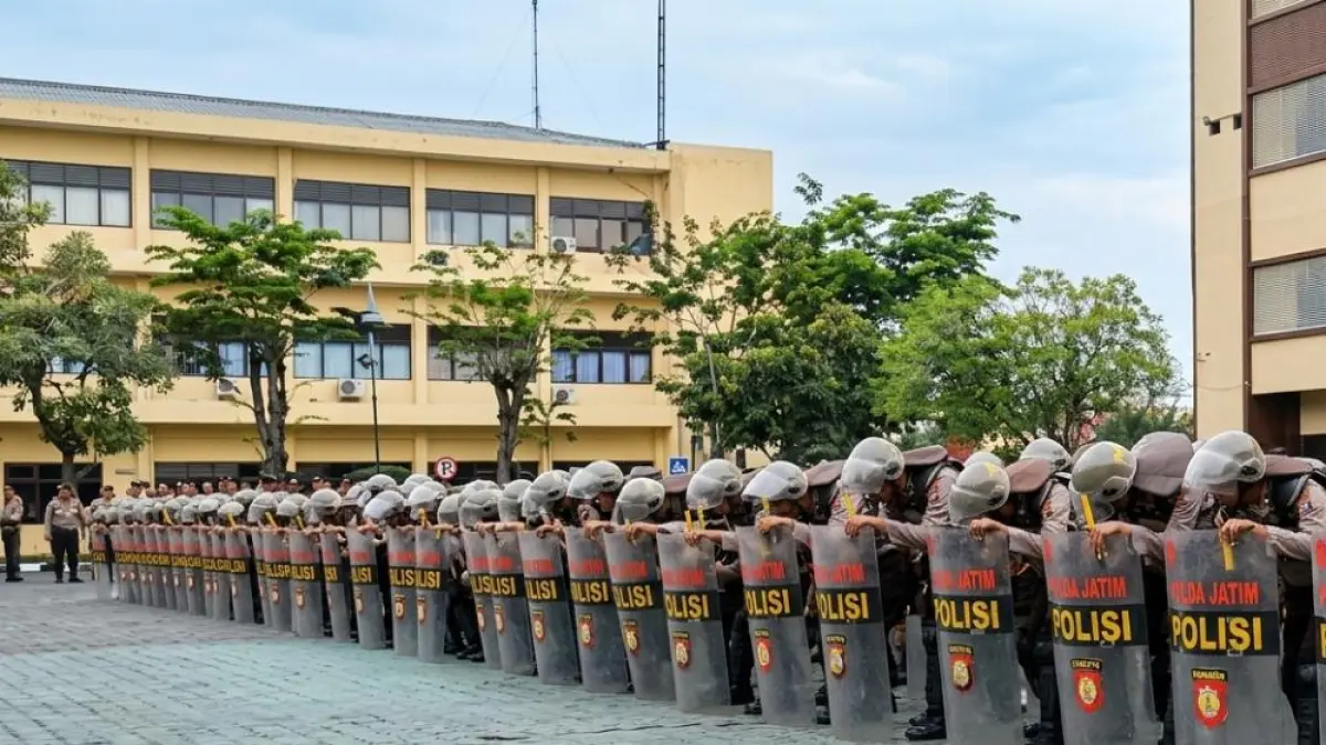 KEBIJAKAN KAPOLRI: Demi menjaga profesionalitas, citra, kredibilitas, serta reputasi institusi secara professional, Kapolri larang anggota lakukan siaran lansung dan tidak terlalu fokus pada aktivitas ruang digital. (Sumber: Istimewa)