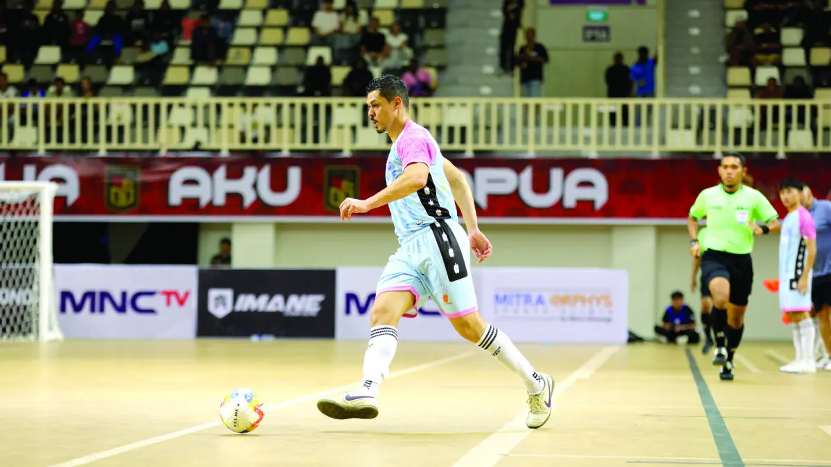 KEMBALI TAJAM: Pivot Unggul FC Malang Wellington Pereira menggiring bola dalam laga PFL Series Papua melawan Fafage Banua, beberapa waktu lalu. 