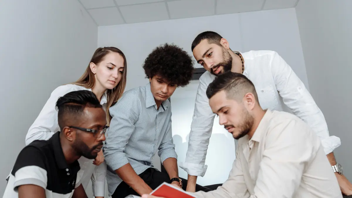 Kerugian Skill: Free rider kehilangan kesempatan untuk mengasah soft skill seperti kolaborasi dan problem solving. (Foto: Pexels)