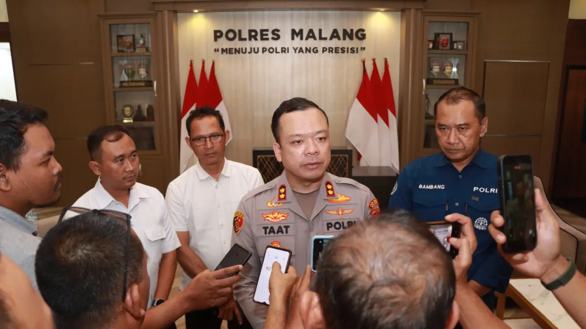 Kapolres Malang AKBP Muhammad Taat Resdi memberi penyataan terkait 31 wisatawan asal Surabaya positif memakai Narkoba. (Humas Polres Malang)