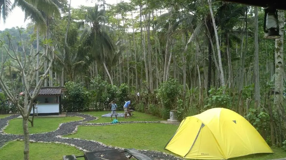 Liburan anti ribet di Pantai Wedi Awu. (Toto Froto / Google Maps)