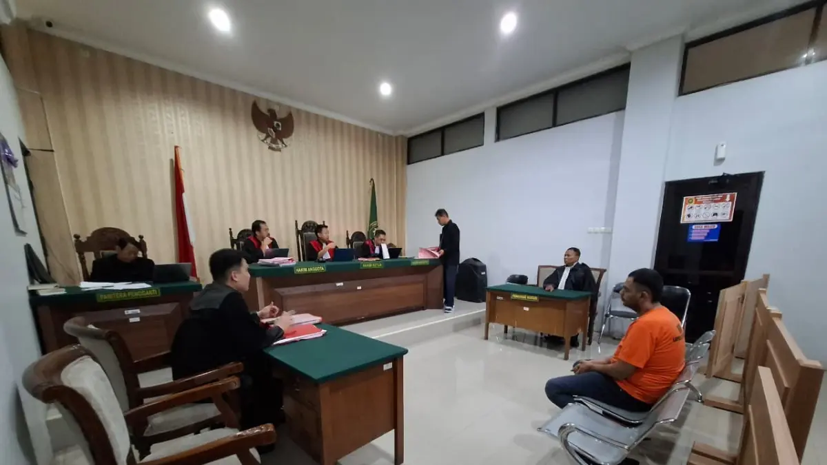 Nadir, napi narkoba menjalani sidang di PN Kepanjen. (Biyan Mudzaky Hanindito/Radar Malang)