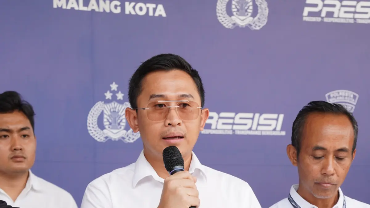 MASIH PENYIDIKAN: Kasat Reskrim Polresta Malang Kota akan memanggil Dispendukcapil Kota Malang untuk mengetahui keaslian identitas terlapor pemalsuan identitas dalam pernikahan sesama jenis. (Ilustrasi berita)