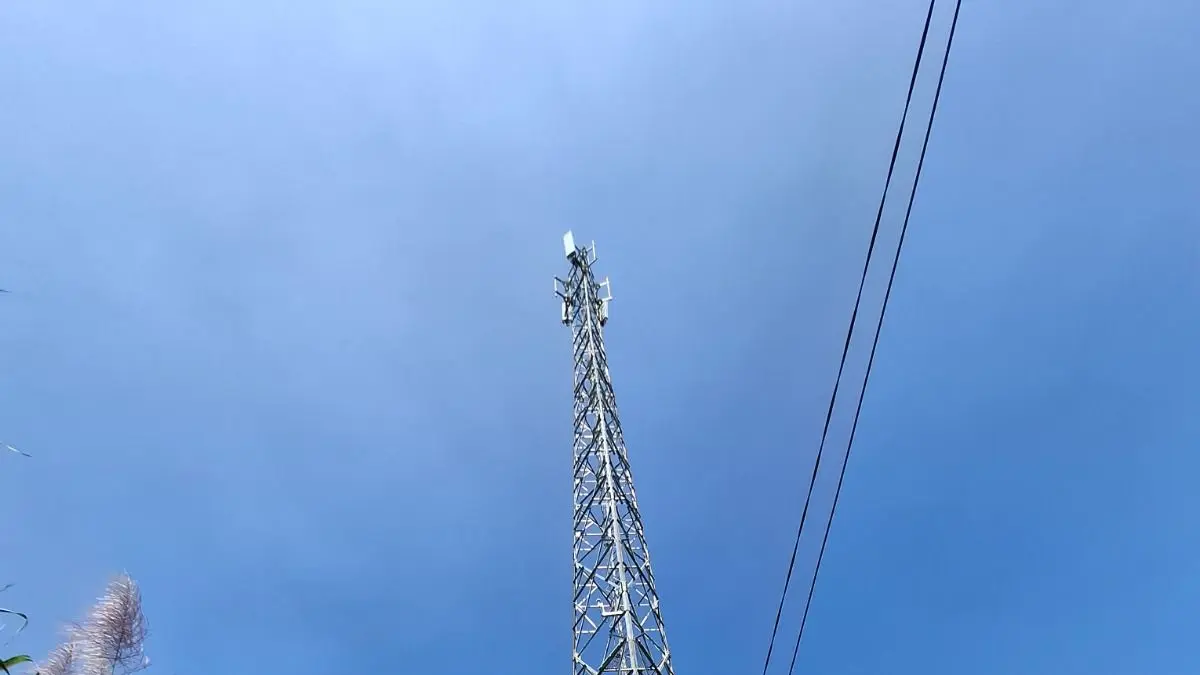 Tower setinggi 42 meter di Jabung, Kabupaten Malang disegel Satpol PP