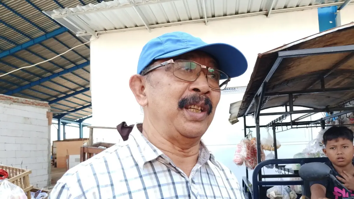 Anggota DPRD Kota Malang Arief Wahyudi mendorong Pemkot Malang meningkatkan komunikasi dengan PKL Pasar Kebalen. (Andika Satria Perdana/Radar Malang)