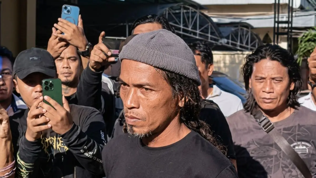 SAKIT HATI: Seorang Pria Berprofesi sebagai Badut Penjual Mainan Menjadi Tersangka Pembunuhan Mertua dan Istrinya yang Disebabkan Karena Ucapan Istri yang Menyakitkan Hatinya. (Sumber: Istimewa)