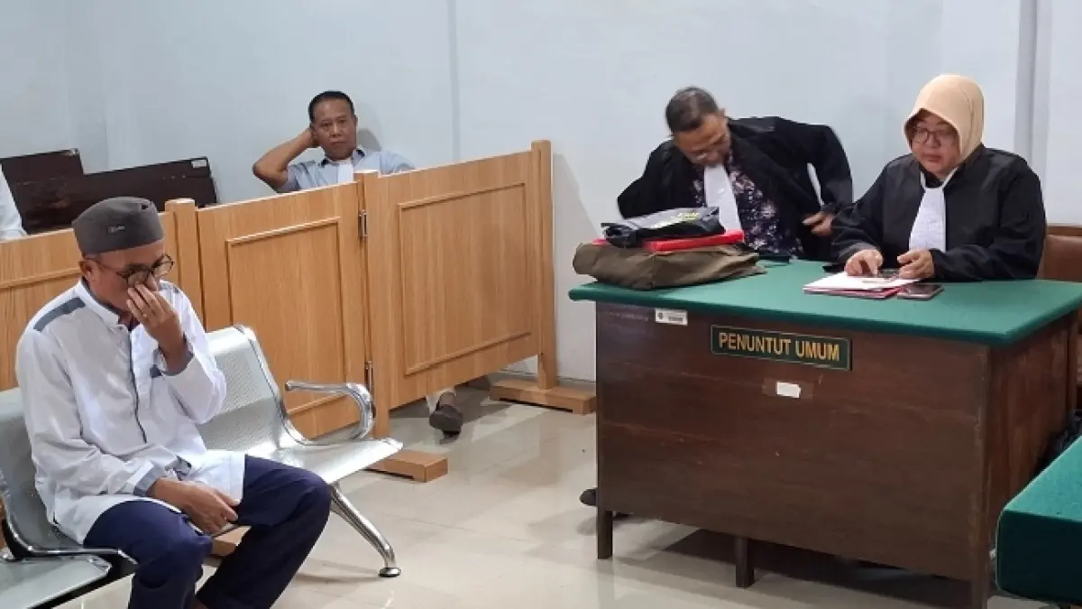 ASUSILA: Edi Harianto, 43, menjalani sidang di Pengadilan Negeri (PN) Kepanjen, Kamis lalu (7/5). Foto: BIYAN MUDZAKY HANINDITO / RADAR KANJURUHAN