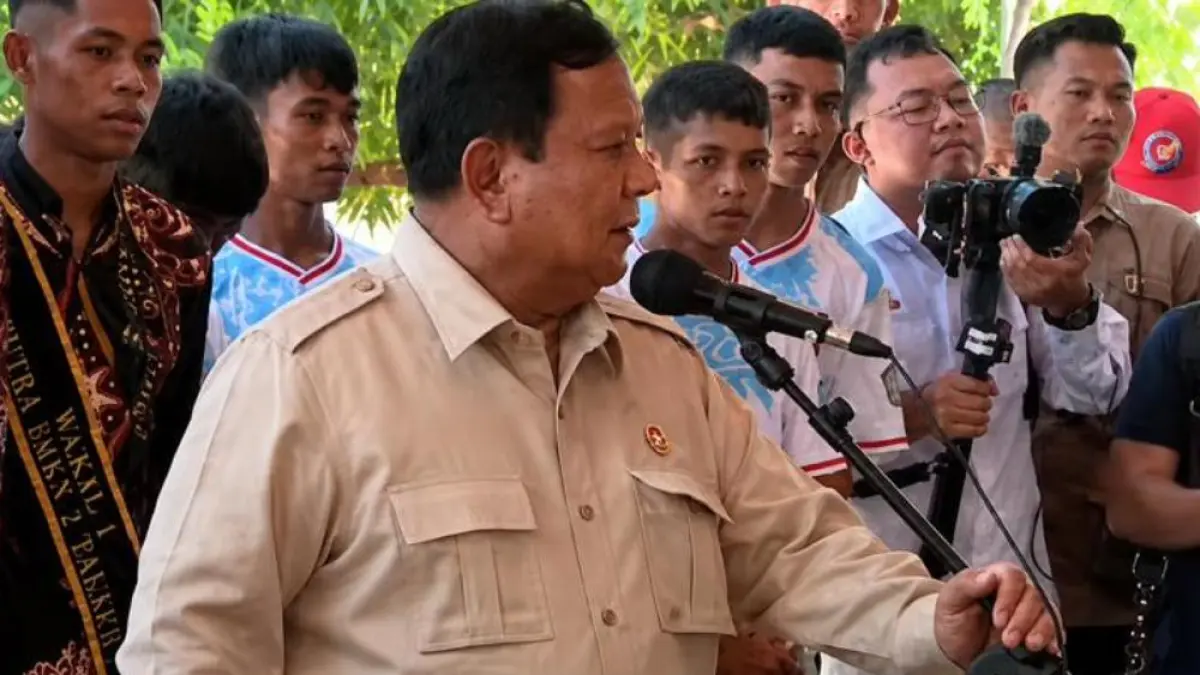 Kunjungi Pulau Miangas, Presiden Prabowo menyapa warga dan janjikan renovasi layanan kesehatan hingga pendidikan. (Sumber: Istimewa)