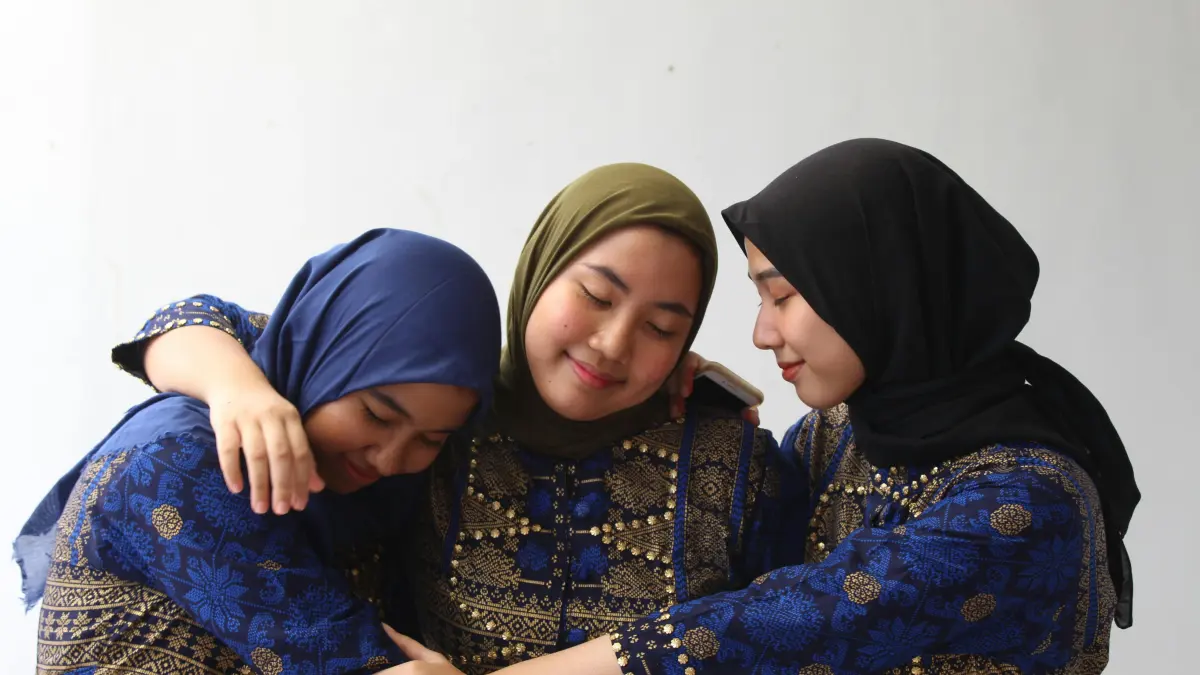 Bersahabat Bukan Berarti Bisa Seenaknya: Pentingnya Batas dalam Pertemanan (Source: Pexels/@irsyan Rachmil Deny)

