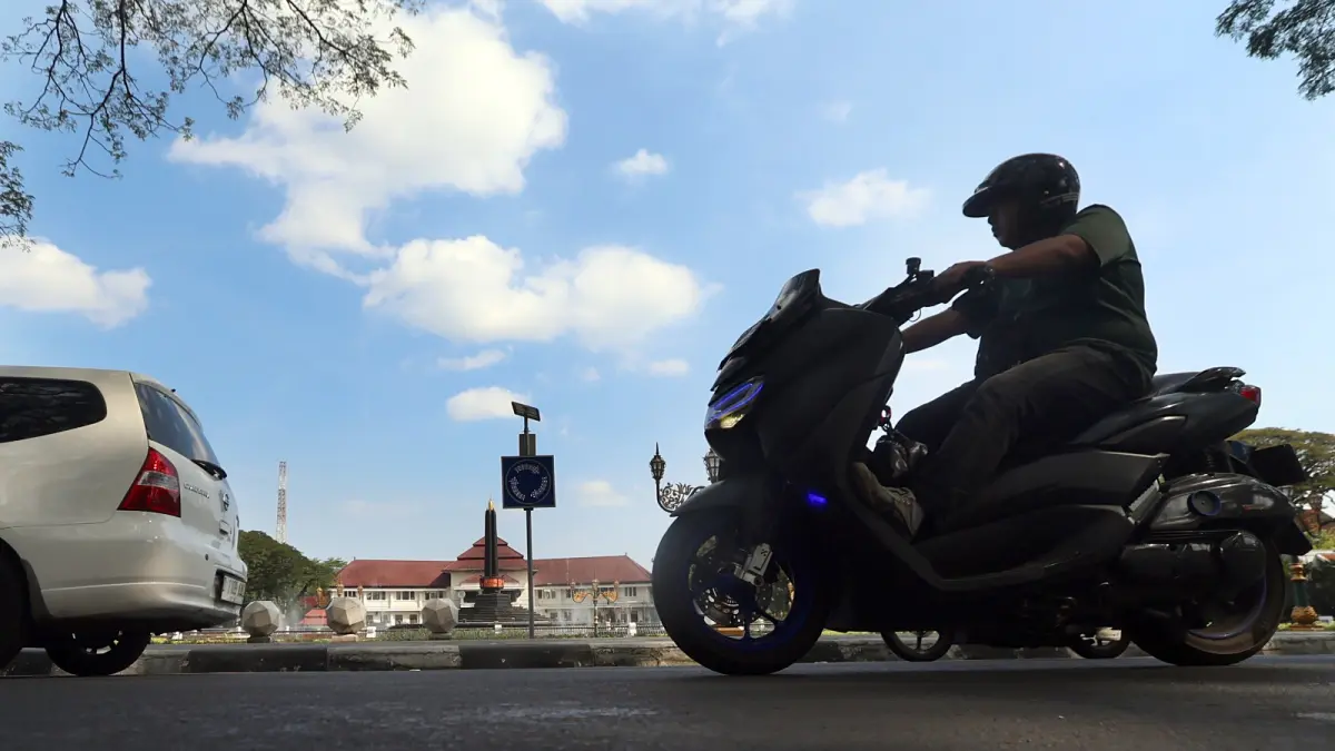 Kendaraan menyumbang pajak ke negara