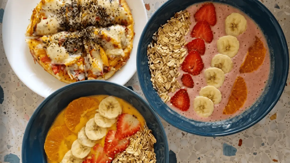 Smoothie bowl dengan topping buah buahan. (Indozone / Google)