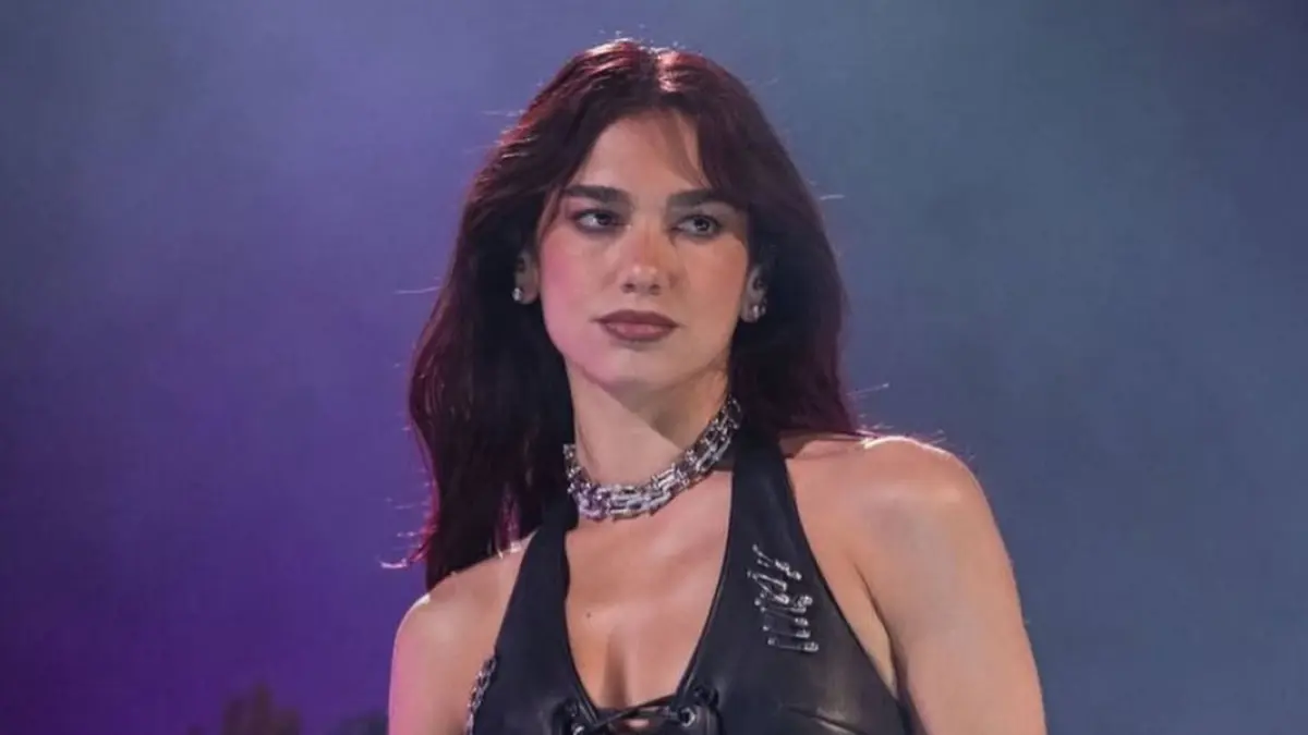 Dua Lipa gugat Samsung, tuntut ganti rugi sebesar 15 juta dolar. (@dualipa) 
