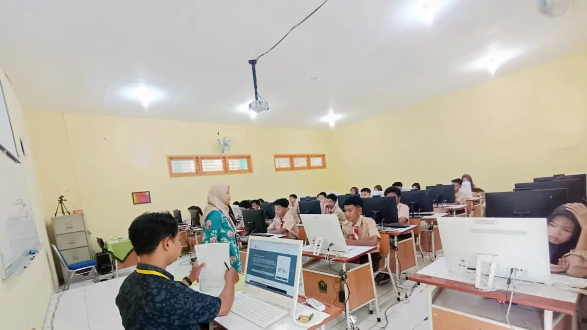 SAMPAI 17 MEI: Sejumlah pelajar di SMPN 4 Malang menjalani TKA pada April lalu. TKA Susulan digelar mulai kemarin (11/5). (SMPN 4 FOR RADAR MALANG)