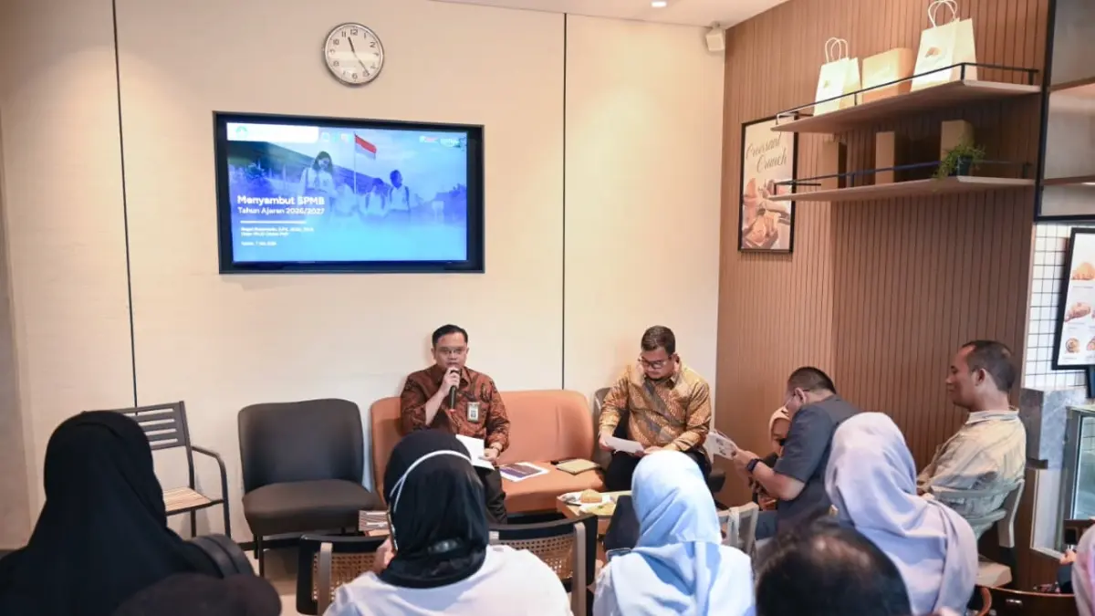 SINERGI: Dirjen PAUD Dikdas PNFI, Gogot Suharwoto sedang melakukan rapat terkait SPMB. (Dok. Kemendikdasmen)