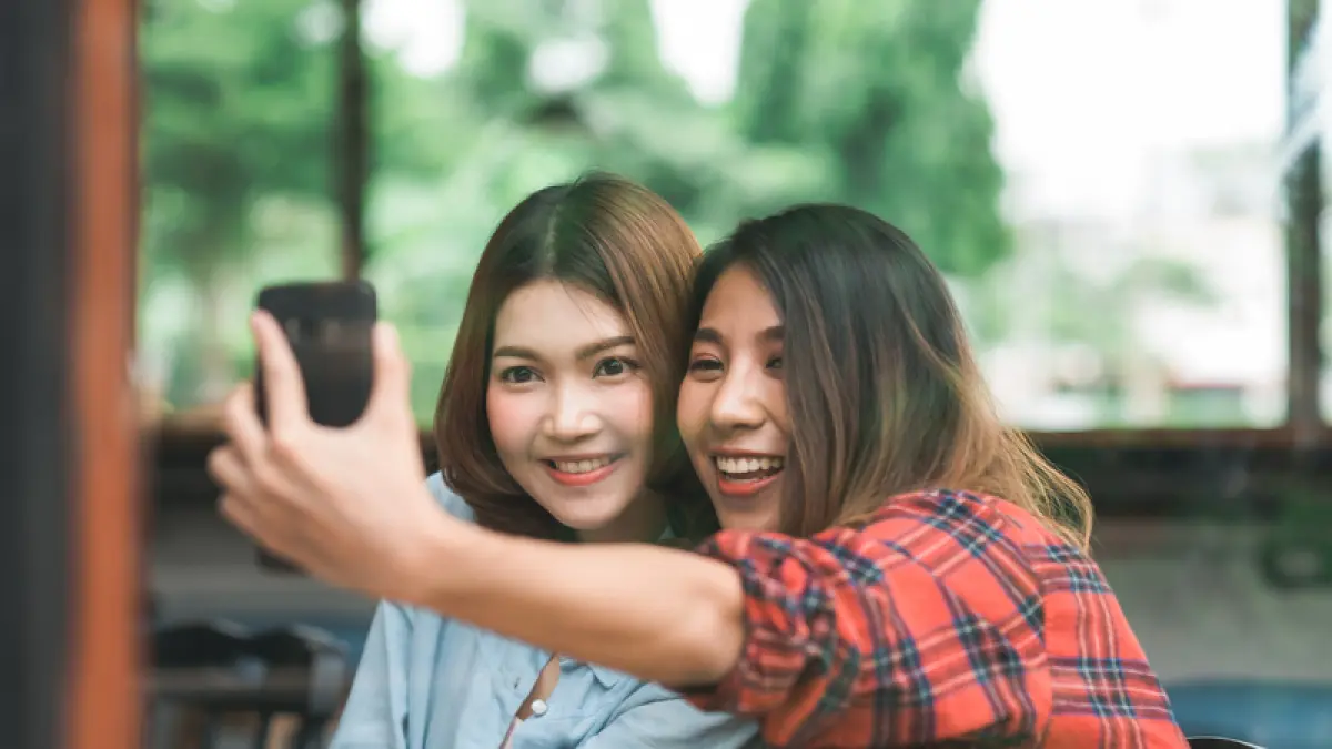 Lingkar pertemanan mengecil seiring bertambahnya usia karena kesibukan, perubahan prioritas, dan perbedaan gaya hidup. (Freepik)