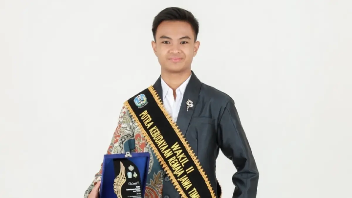 MEMBANGGAKAN: Devlin Christian Chelsie, Lo, siswa kelas X Sekolah Kristen Kalam Kudus Malang berhasil terpilih menjadi Wakil II Putra Kebudayaan Remaja Jawa Timur 2026.