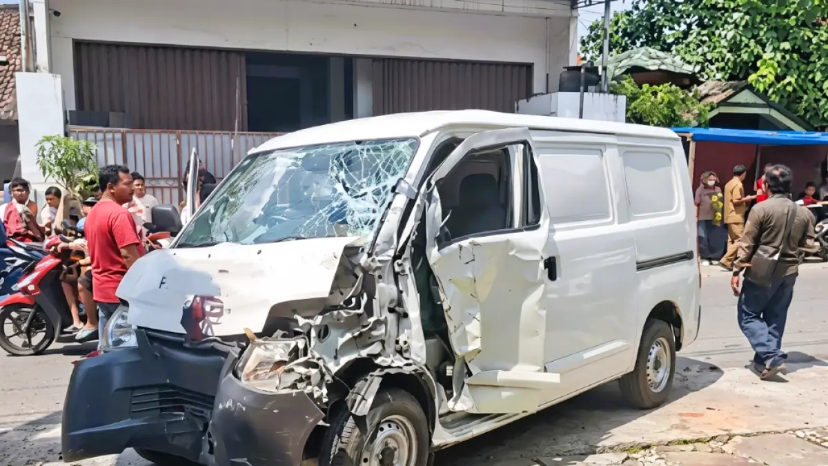 HANCUR: Kecelakaan Maut yang Melibatkan Mobil Satuan Pelayanan Pemenuhan Gizi (SPPG) Terjadi di Kecamatan Rawalumbu, Kota Bekasi, Jawa Barat, pada Selasa (12/05/2026) kemarin. (Sumber: Istimewa)