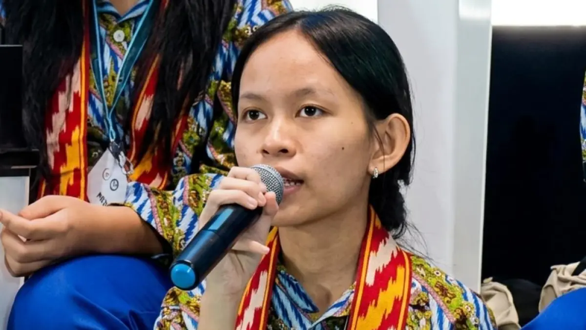 Josepha Alexandra, salah satu peserta grup C saat menjawab pertanyaan dewan juri dalam Lomba Cerdas Cermat (LCC) Empat Pilar RI 2026 tingkat Provinsi Kalimantan Barat. (Sumber: Istimewa).