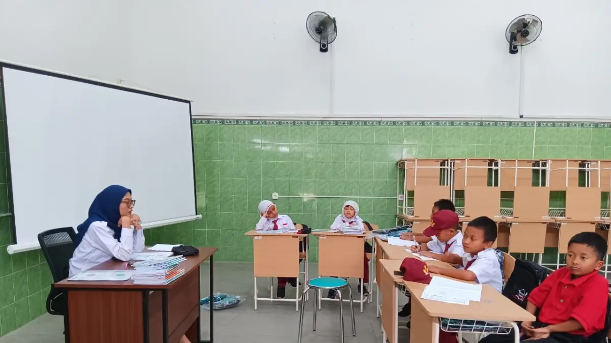 Siswa Sekolah Rakyat (SR) Terintegrasi menjalani proses belajar mengajar