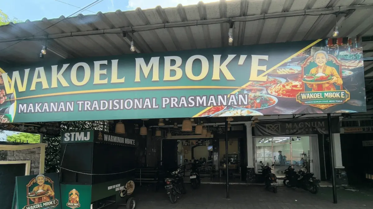 Makanan tradisional prasmanan wakoel mboke. (Wakoel / Google Maps)