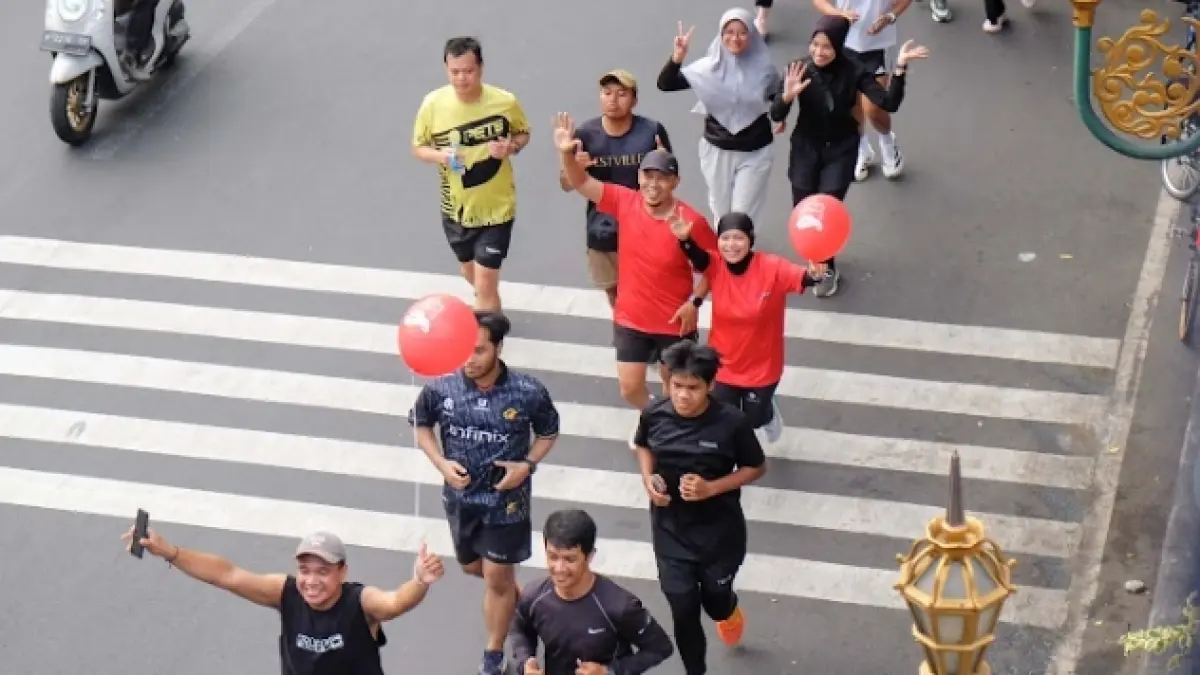 MERIAH: Fun Run Ah Pek Kopitiam di Malang.