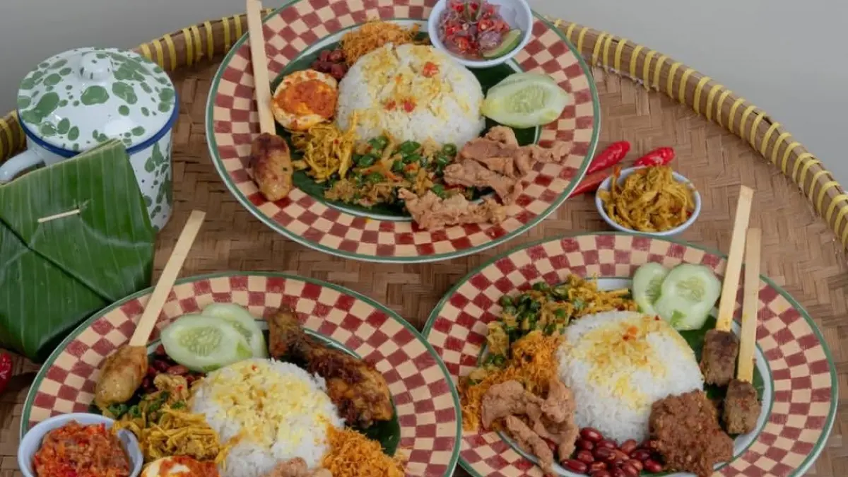 Nasi campur khas Bali halal di Kota Malang. (Instagram @pums.nasicampurbali)