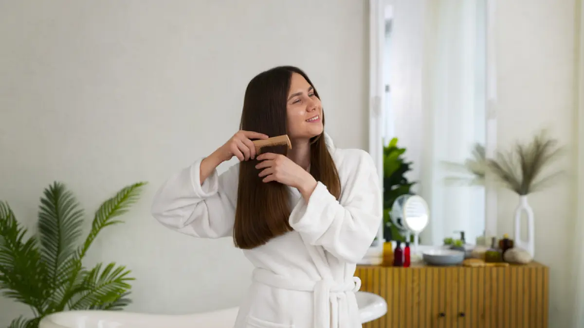 Tips sederhana agar rambut tetap wangi dan segar sepanjang hari. (Freepik)

