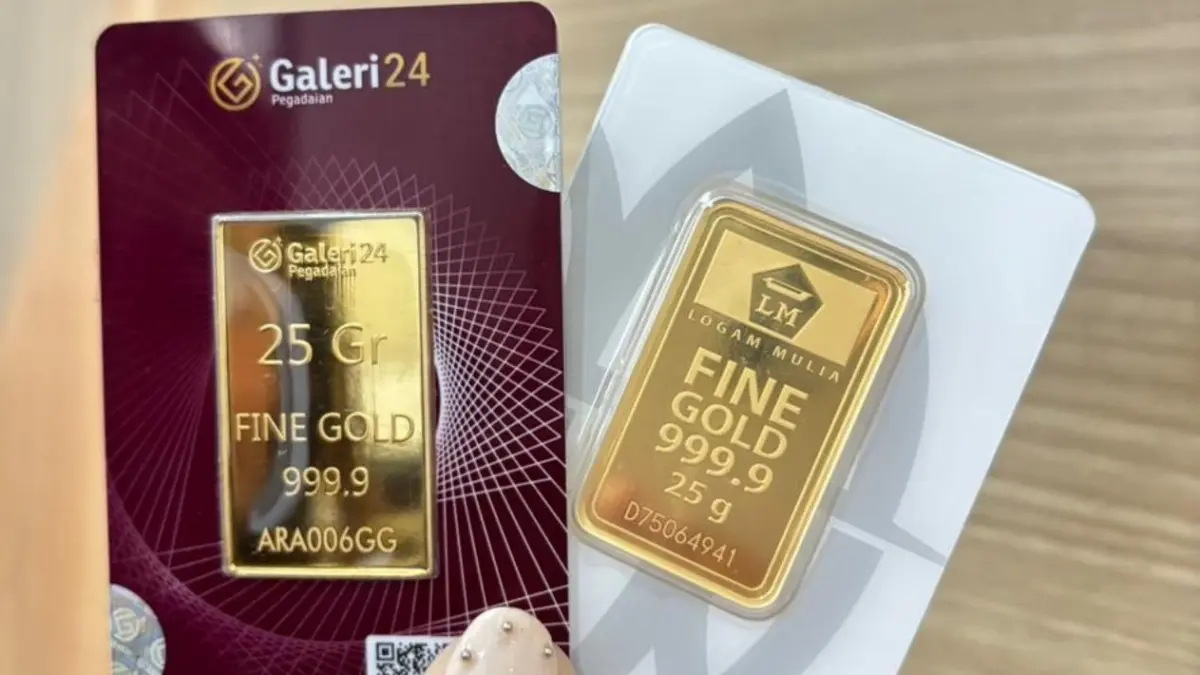 Emas ukuran 25 gram dengan merek Galeri24 dan Antam. (Nahdiatul Affandiah/Radar Malang)