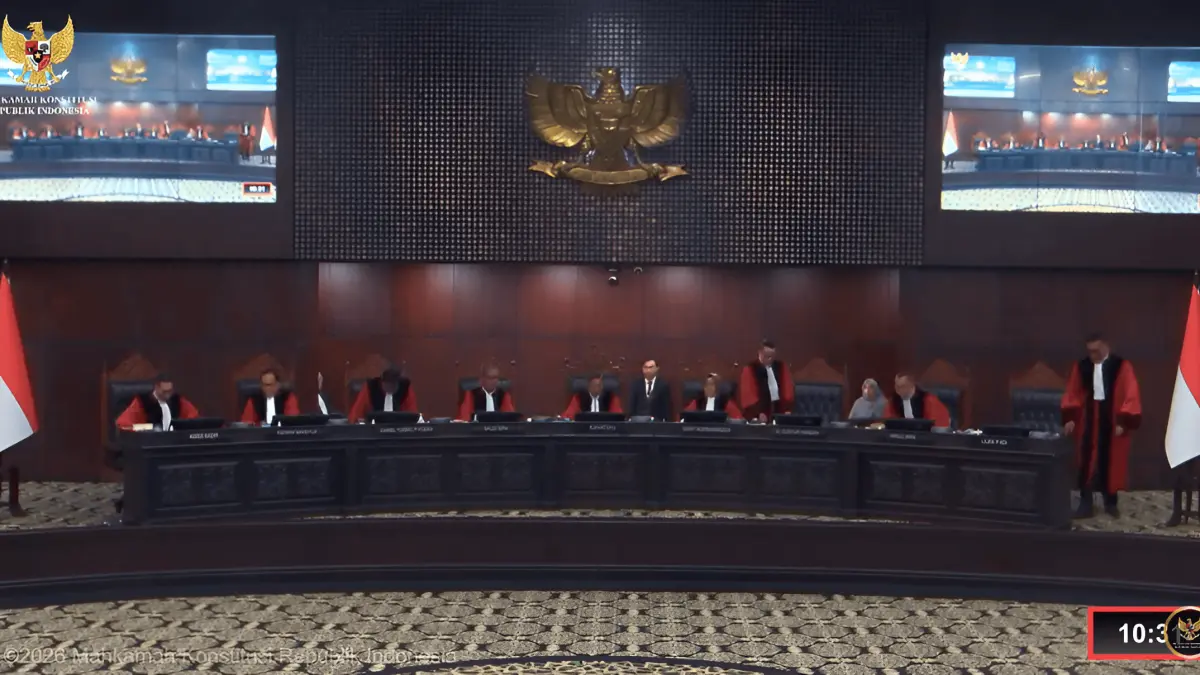 Mahkamah Konstitusi (MK) menggelar sidang lanjutan uji materi Kitab Undang-Undang Hukum Pidana (KUHP), pada Senin (18/5). (youtube/mahkamahkonstitusi)