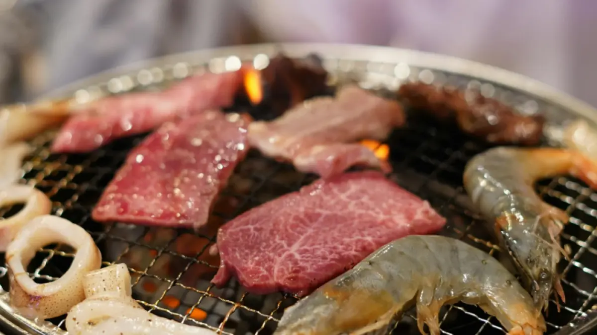Mau AYCE Murah atau Premium? Ini Rekomendasi Resto All You Can Eat di Malang (Source: Pexels/@Kris Li)
