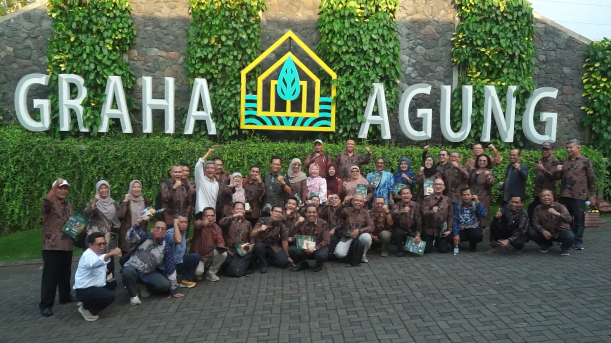 Sebanyak lebih dari 45 profesor dan doktor dari fakultas rumpun ilmu Matematika dan Ilmu Pengetahuan Alam (MIPA) hadir untuk meninjau langsung konsep hunian kos modern yang tengah dikembangkan oleh Tomoland