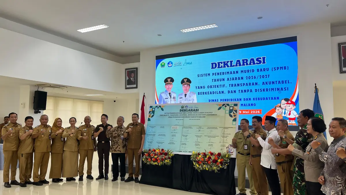 SINERGI: Penandatanganan deklarasi SPMB oleh seluruh jajaran OPD Pemkot Malang.