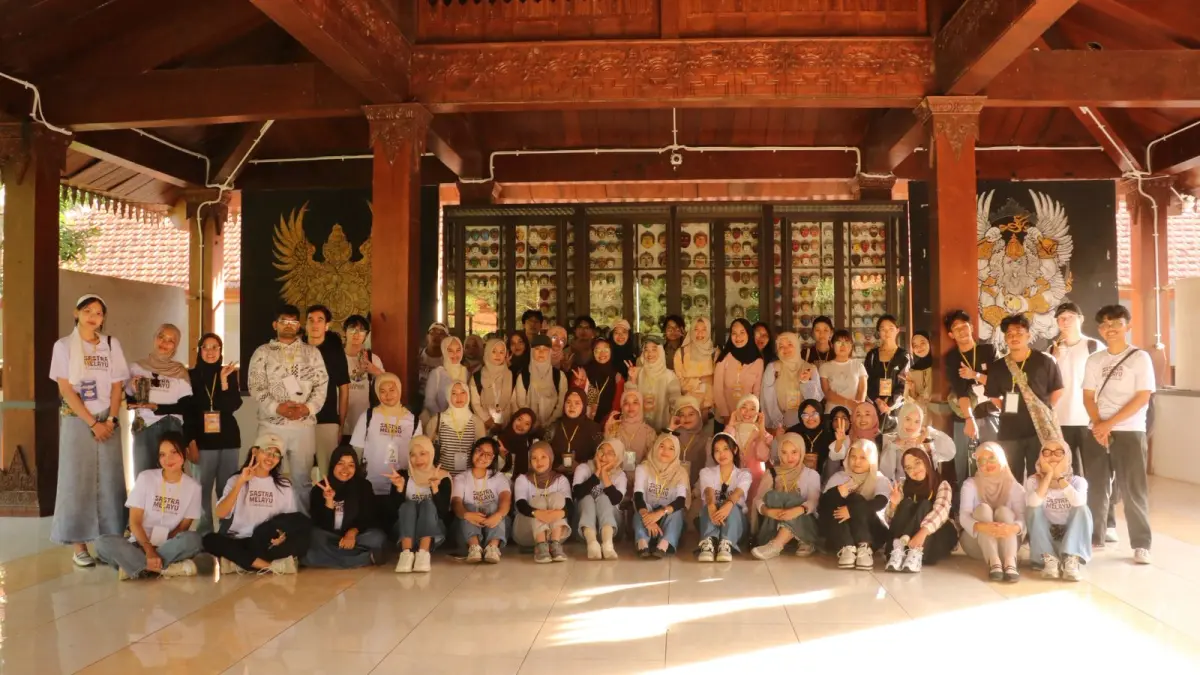 BUDAYA MALANG: Para peserta Summer Course 2026 jelajahi Museum Singhasari. (Fakultas Sastra/Universitas Negeri Malang)