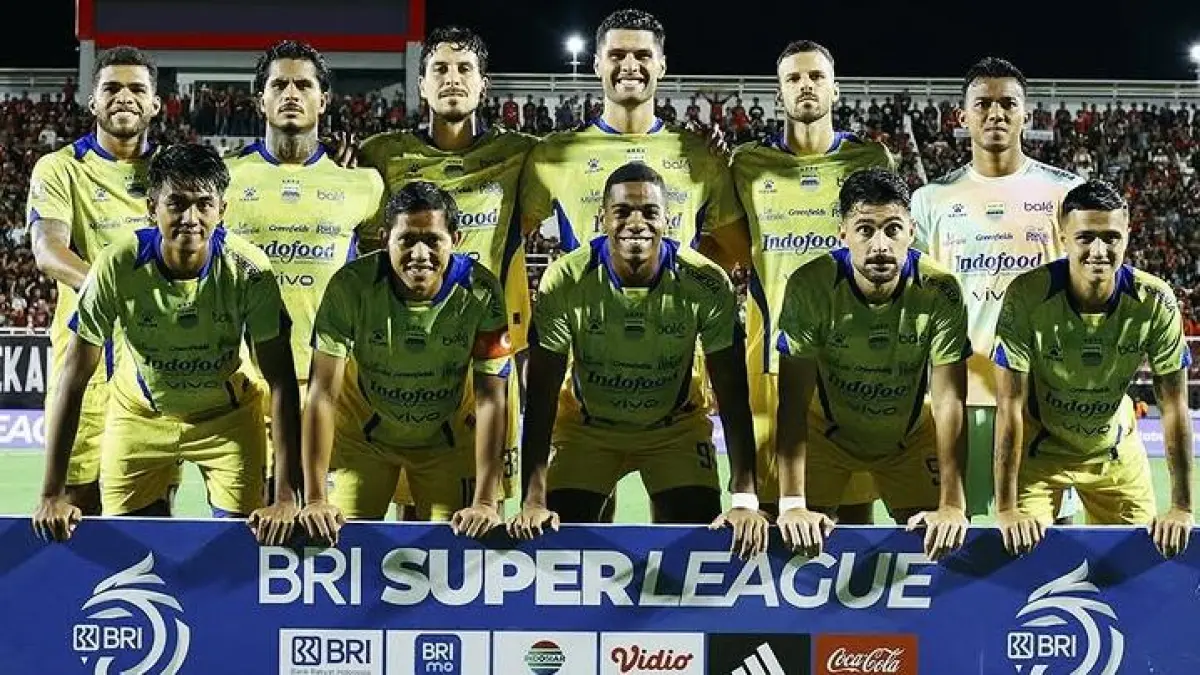 Kapten Persib Marc Klok terancam absen di laga krusial vs Persijap Jepara karena akumulasi kartu kuning. Banding diajukan. (Instagram @persib)