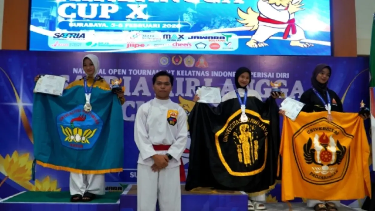 GEMILANG: Eka, mahasiswa Program Studi Administrasi Bisnis angkatan 2024 FIA Universitas Brawijaya, berhasil meraih tiga penghargaan dalam ajang nasional Airlangga Cup 2026 pada cabang olahraga Perisai Diri.


