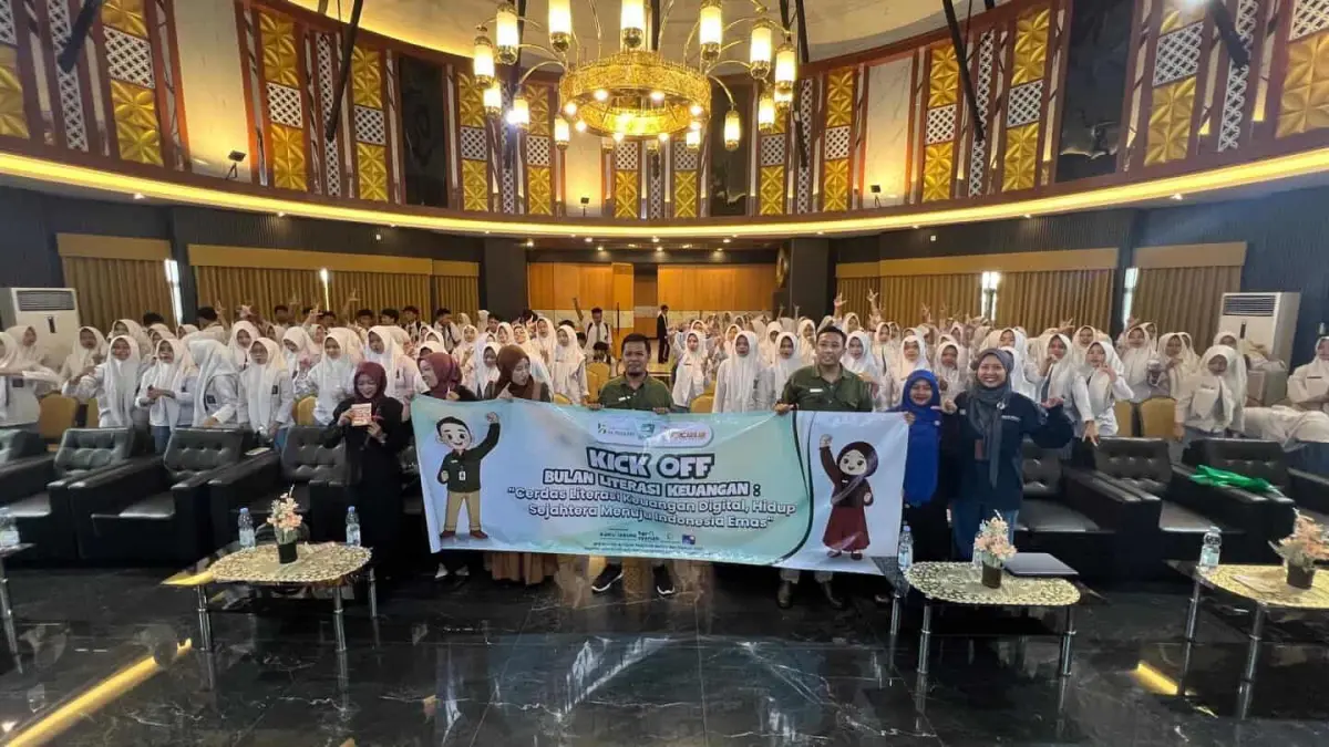 KOLABORASI: Sejumlah peserta KAN Jabung Go to School yang digelar Jabung Syariah Jawa Timur.&nbsp;
