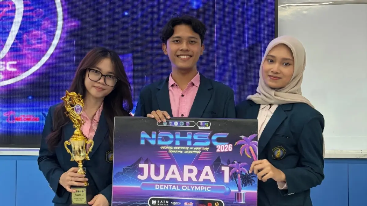 TERBAIK: (Dari kiri ke kanan) Angelique, Ilham Fikri, dan Zabeltha Najla.